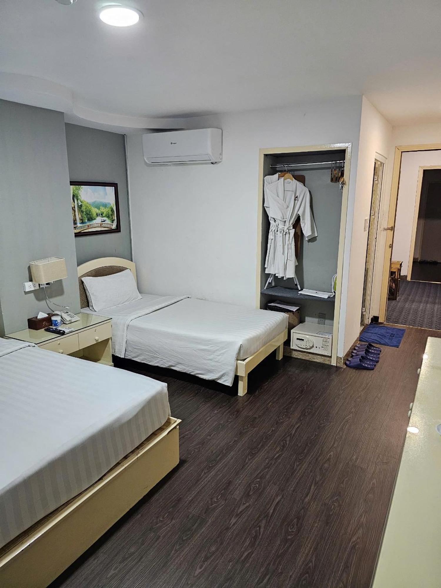 โรงแรม A25 - 22 เหงียน กู จิ่ญ โฮจิมินห์ซิตี้ ภายนอก รูปภาพ
